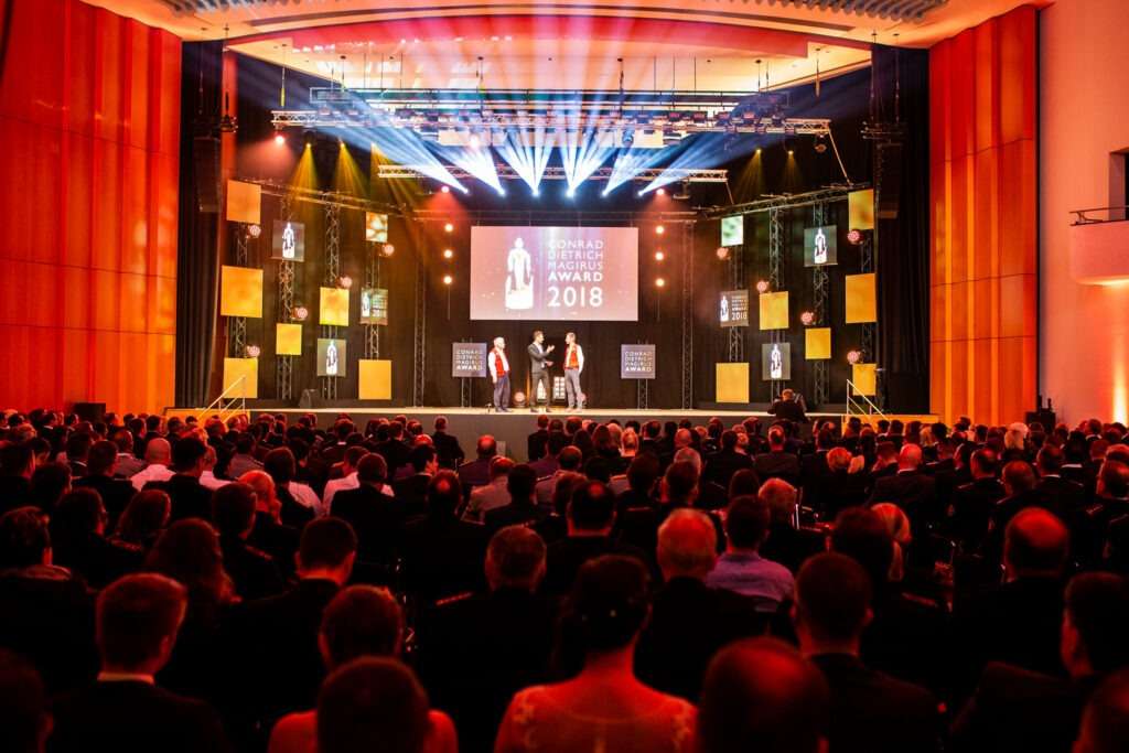 Fero Andersen moderiert Veranstaltungen und Events auf Deutsch und Englisch.